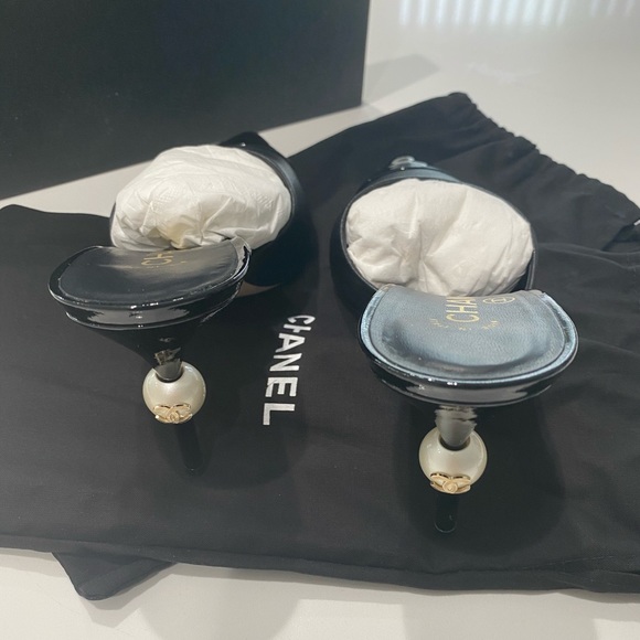 Chanel 18C w/pearl mules - Picture 2 of 3